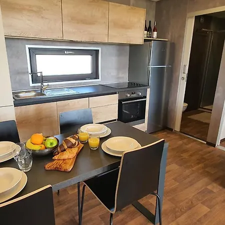 Collis Winery - Family & Friends - Mobilhome Rovinj Extérieur photo