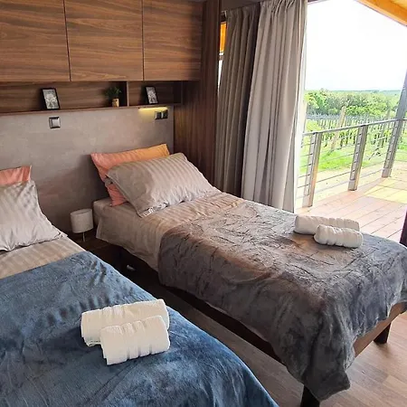 Collis Winery - Family & Friends - Mobilhome Rovinj Extérieur photo