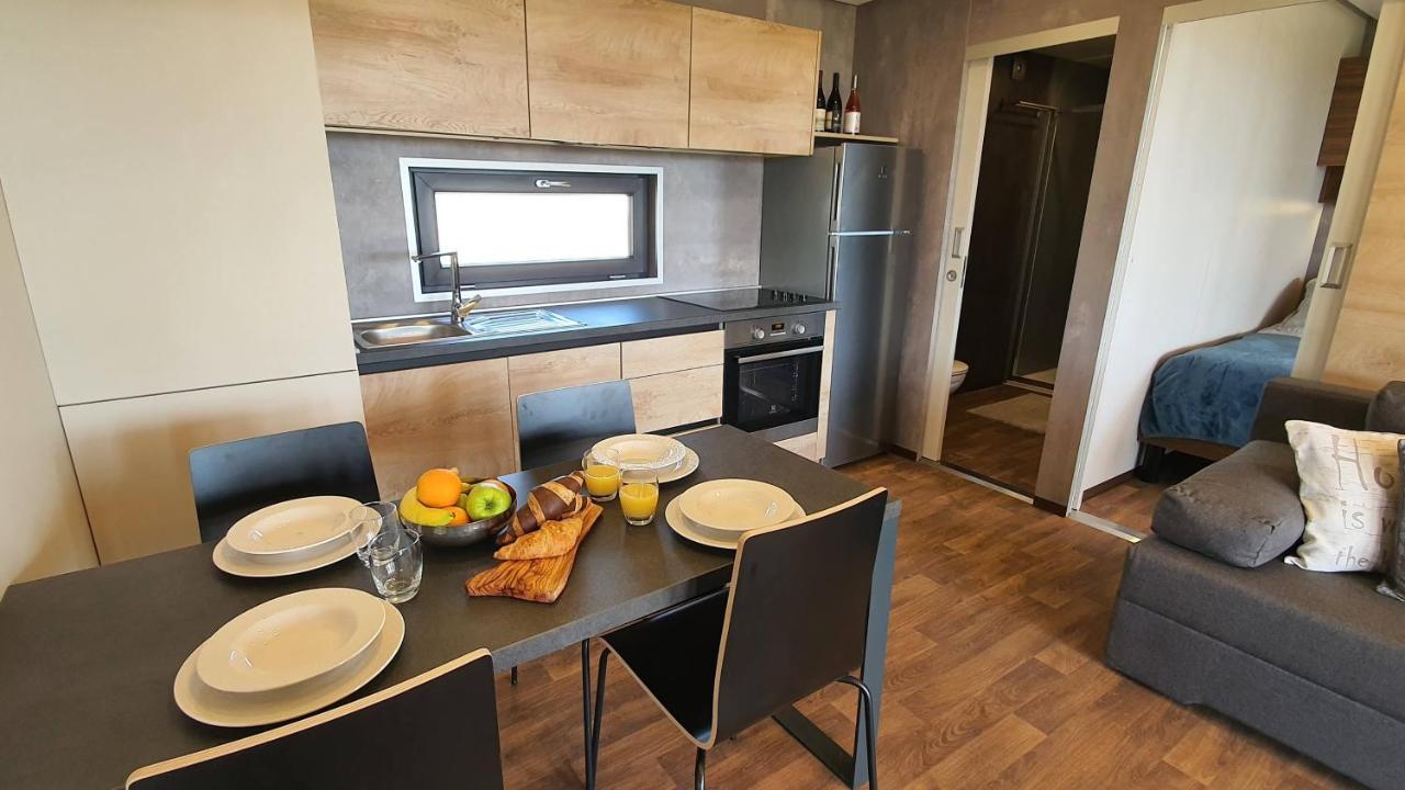 Collis Winery - Family & Friends - Mobilhome *