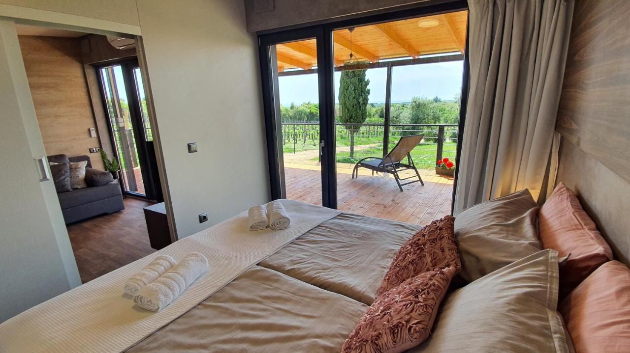 Collis Winery - Family & Friends - Mobilhome Campsite *